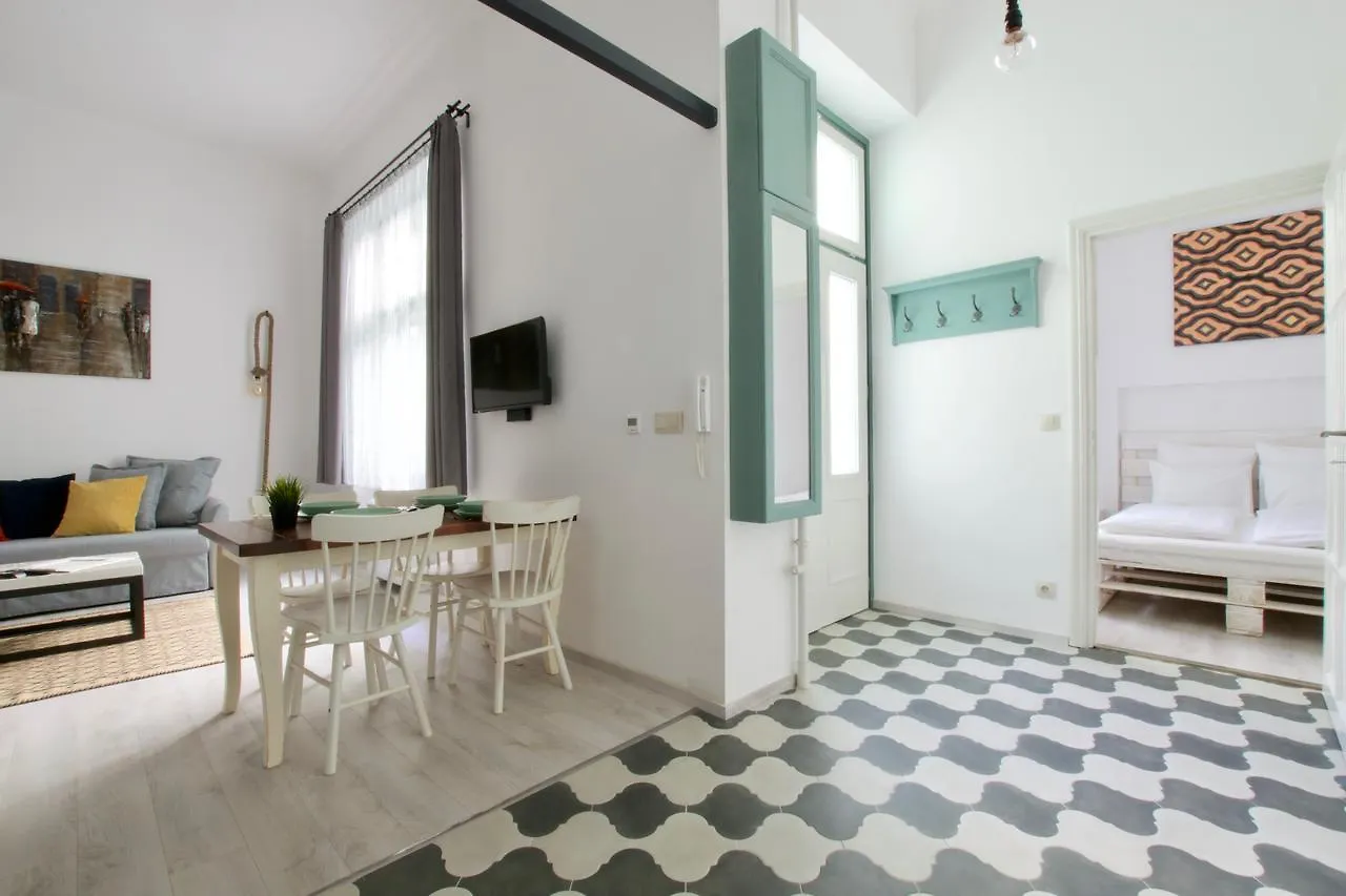 Standard Apartment by Hi5 - Wesselényi 8 Budapest