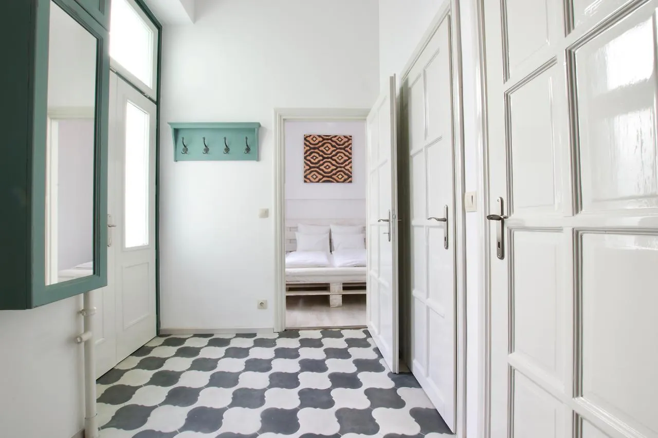 Standard Apartment by Hi5 - Wesselényi 8 Budapest 0*,  Ungheria